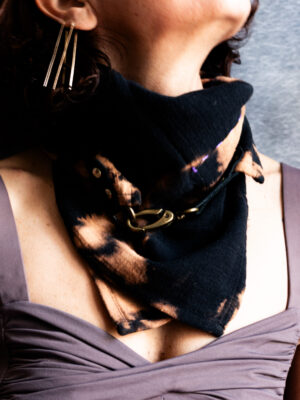 COTTON SCARF / Bleached black cotton